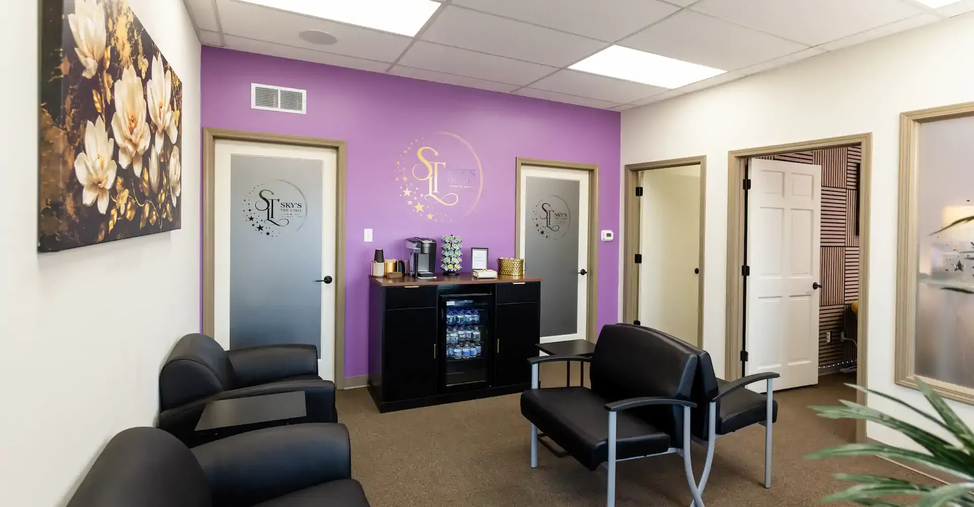 The welcoming lobby at Sky's the Limit Counseling in Columbia, MO